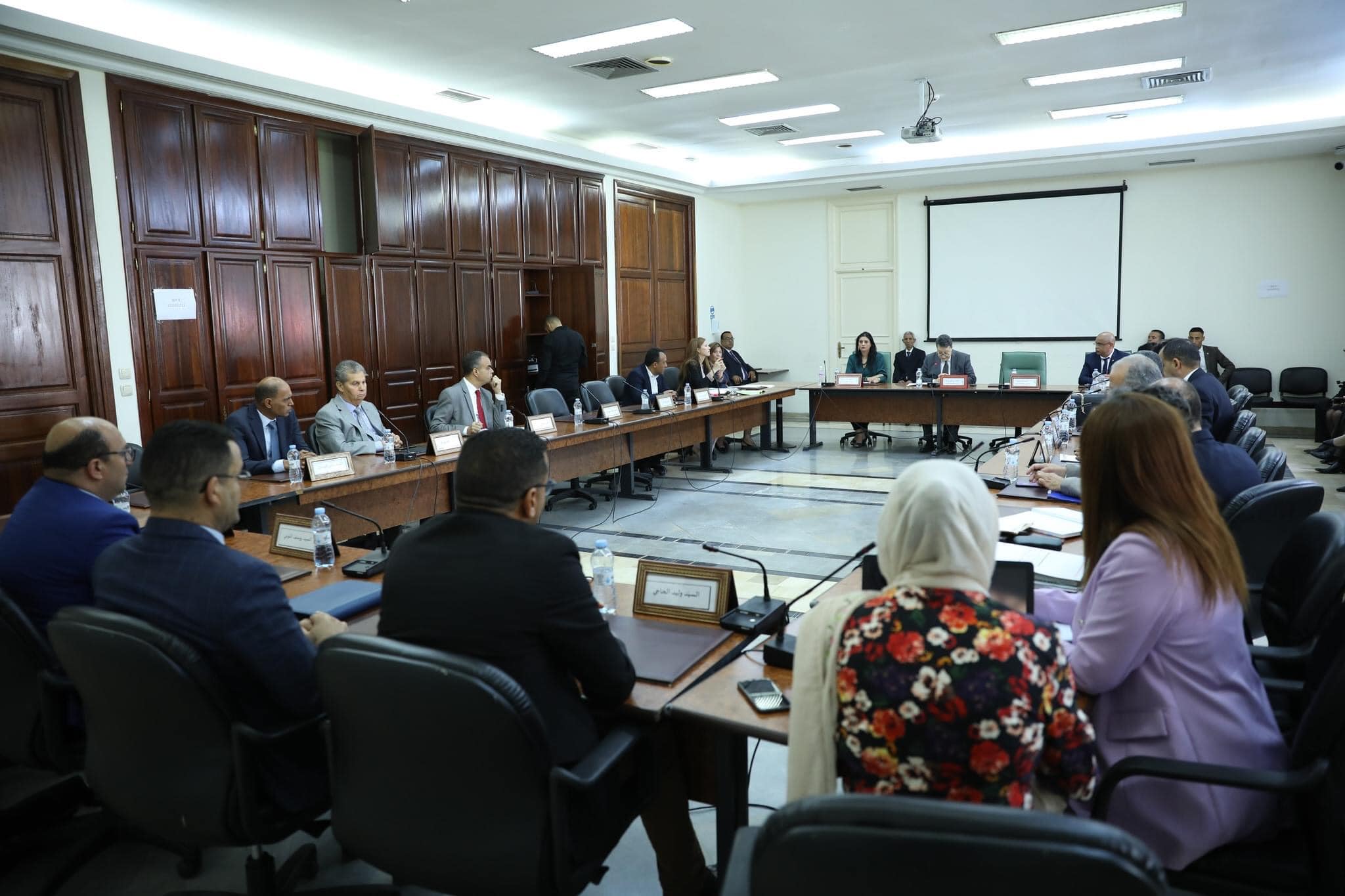 بعد استكمال انتخاب أعضائها .. اللجان البرلمانية القارة تنتخب أعضاء مكاتبها